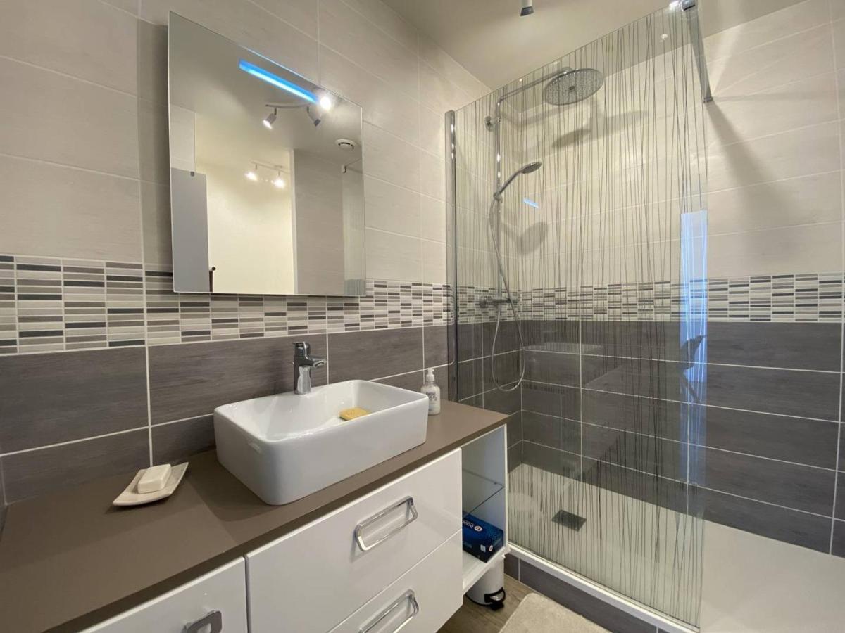 Renove 5 Personnes Avec Balcon Au Centre De - Fr-1-368-382
