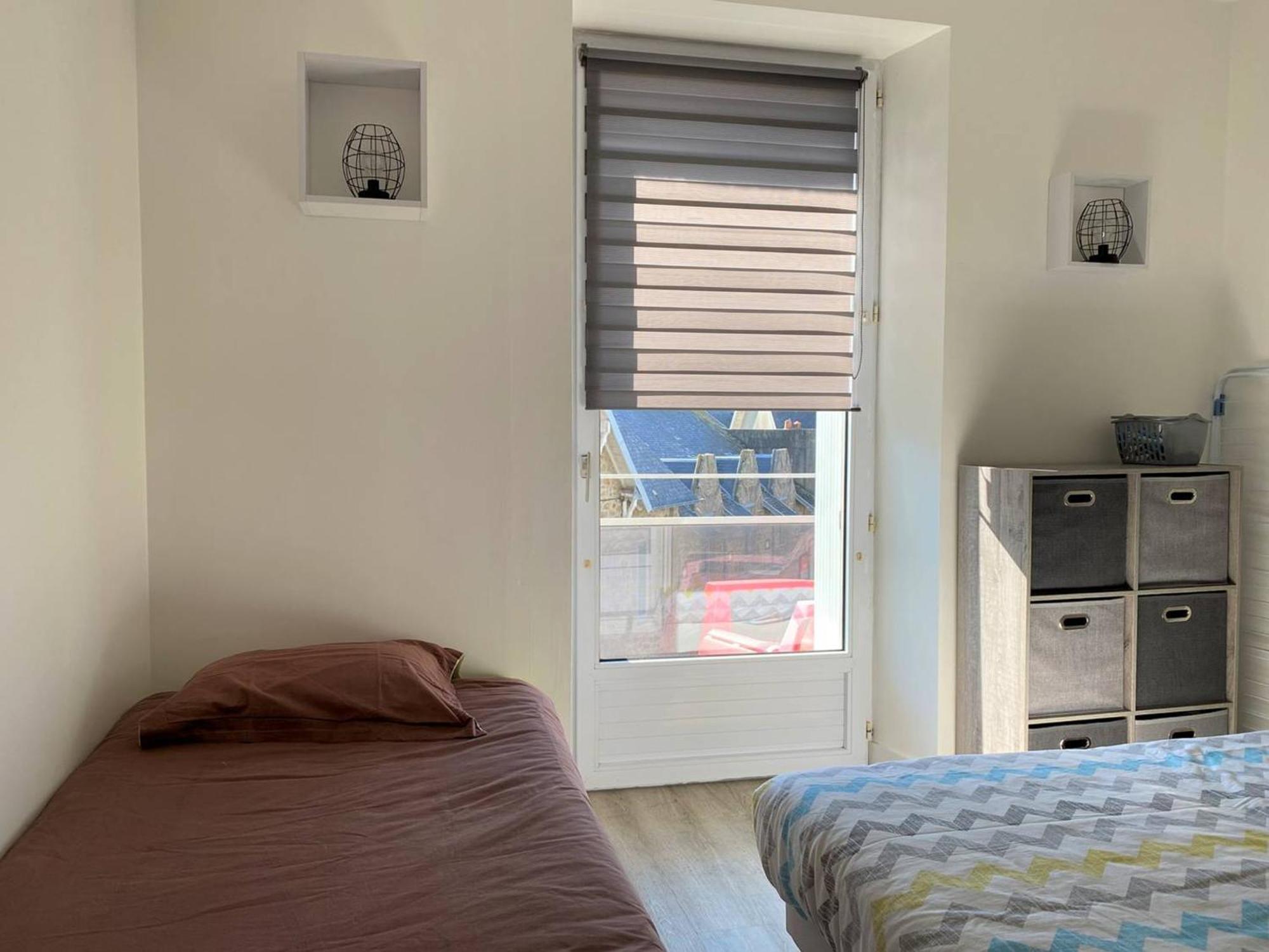 Renove 5 Personnes Avec Balcon Au Centre De - Fr-1-368-382